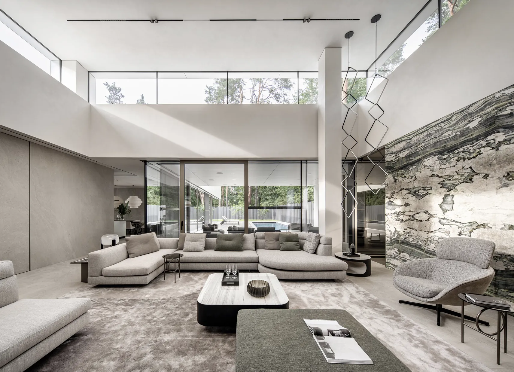 3L Residences: вітальня з панорамним склінням VITORIS