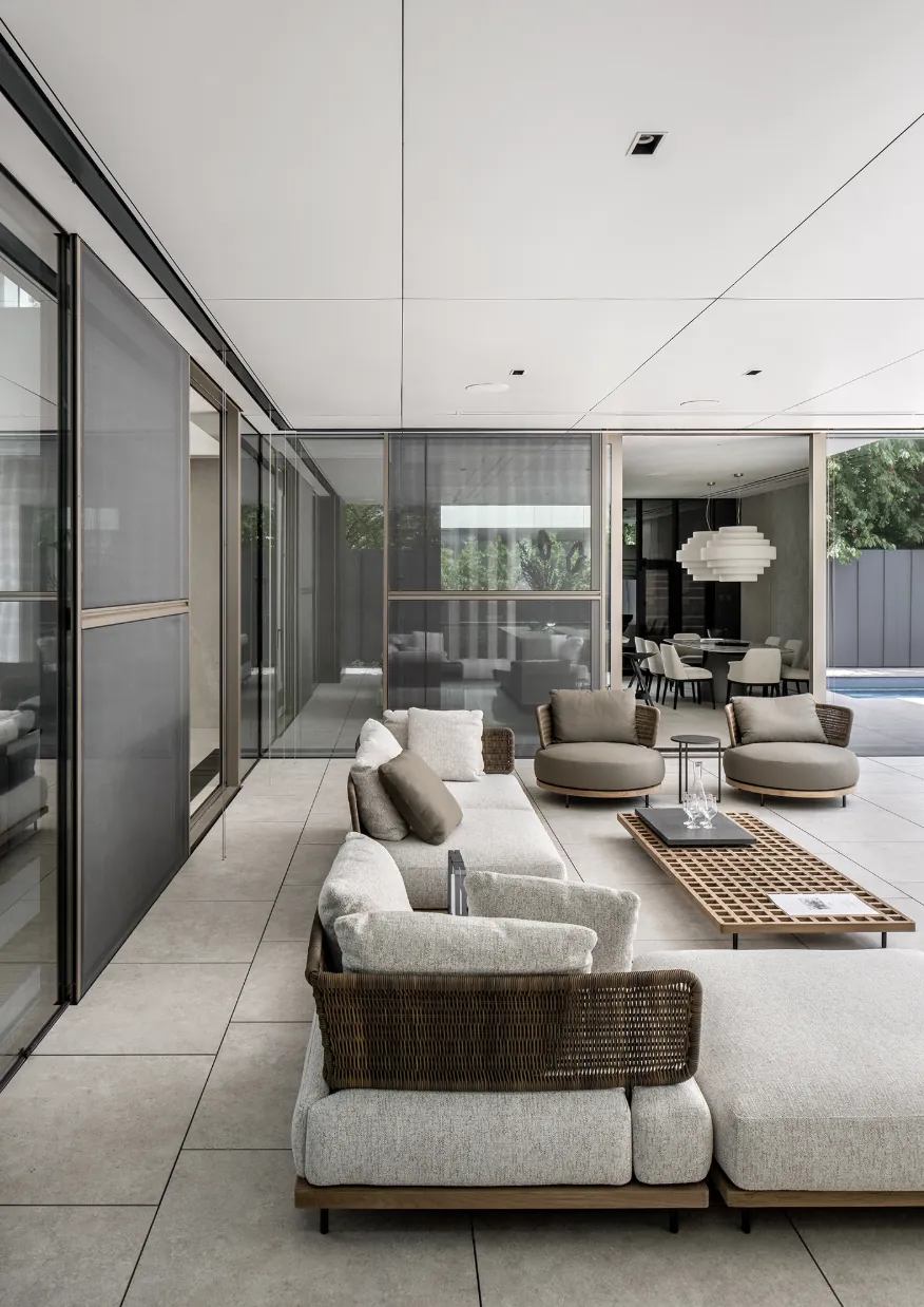 3L Residences: тераса з розсувним склінням